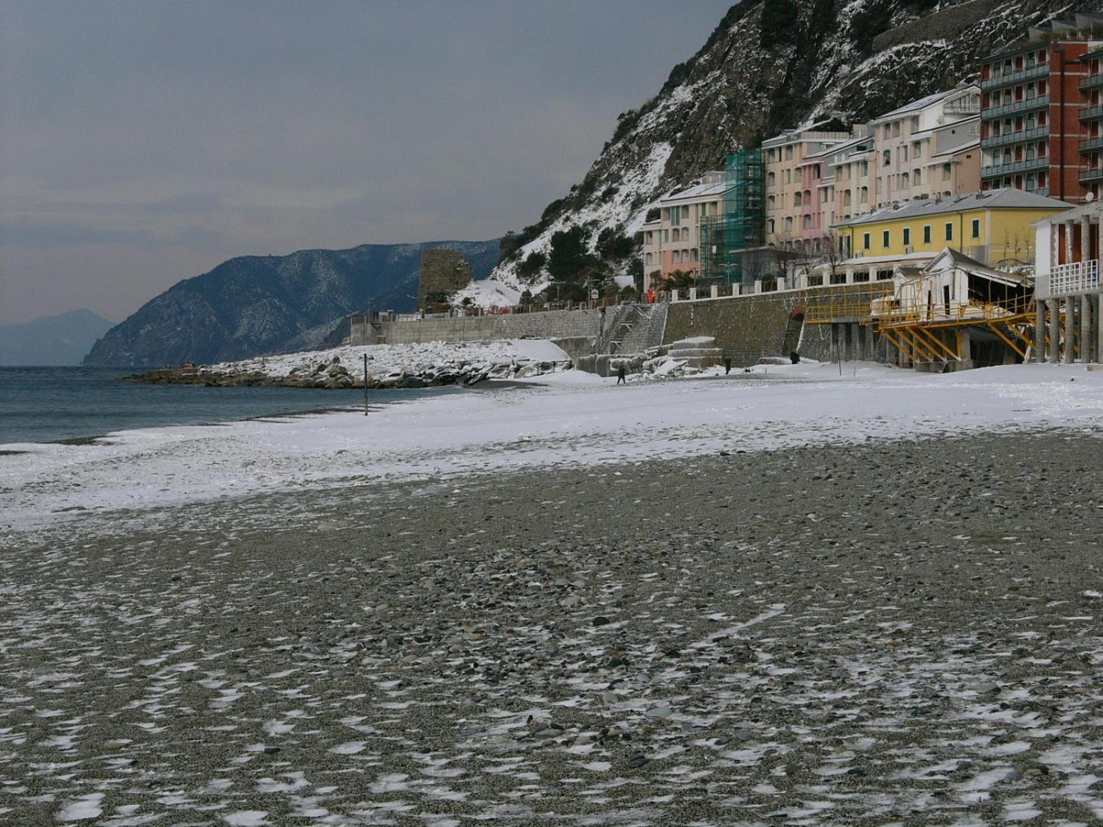 Hotel Lido Deiva Marina Exterior photo